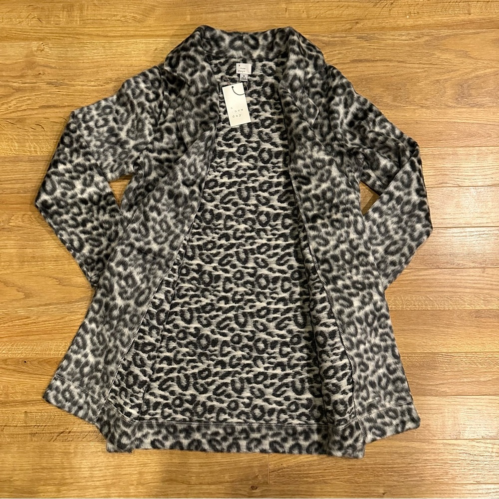 "A New Day" cheetah blazer jacket. Size: Medium